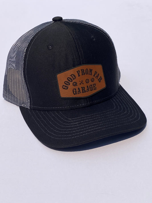 Flat Bill Mesh Snapback Trucker Hat - Black/Dark gray