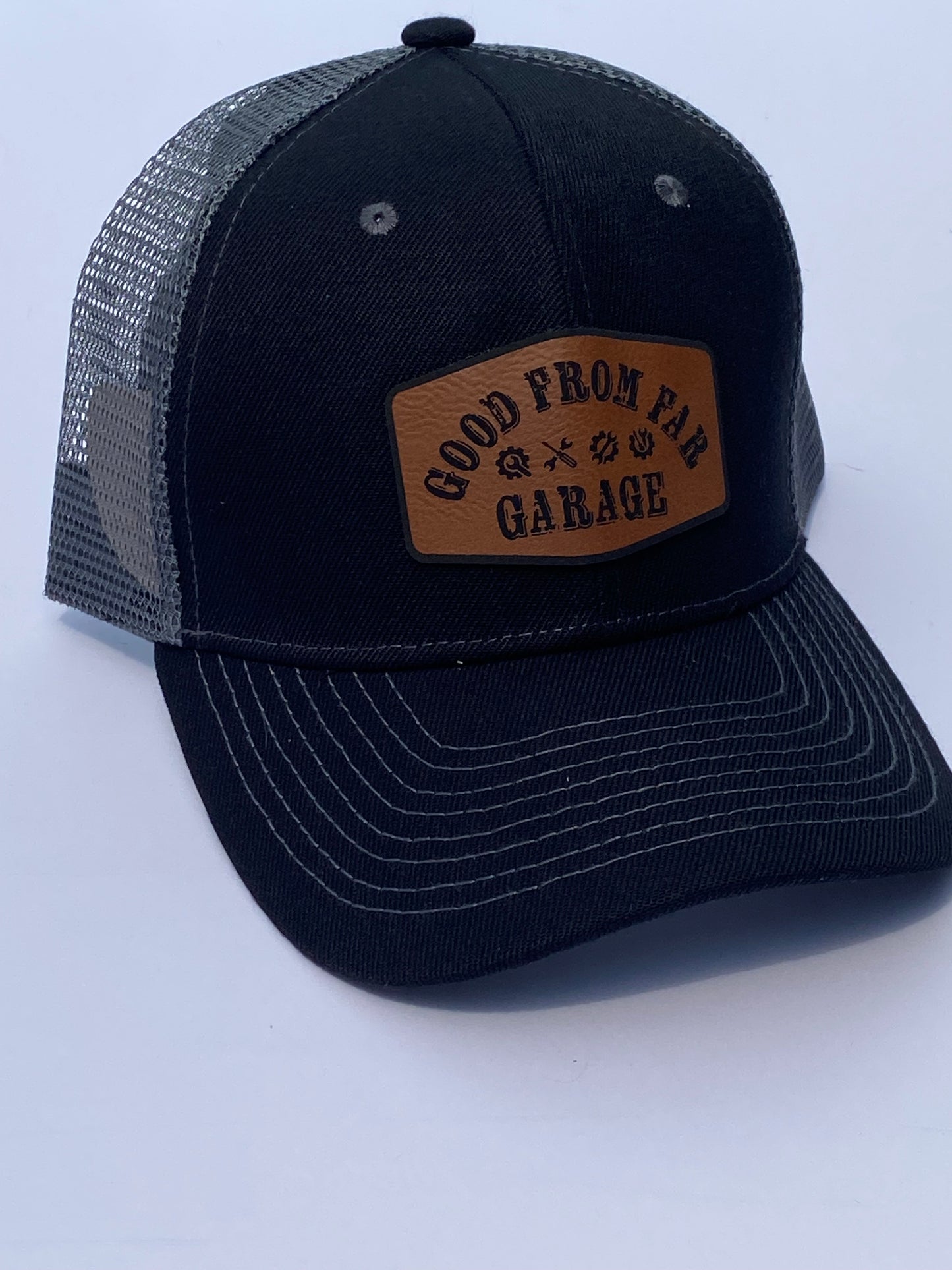 Mesh Snapback Trucker Hat - black/dk gray